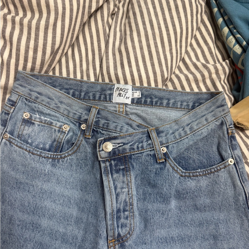 Princess Polly Light Wash Crossover Jeans